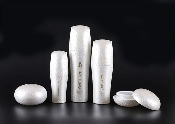 Cosmetic Bottle With Pump Free Sample